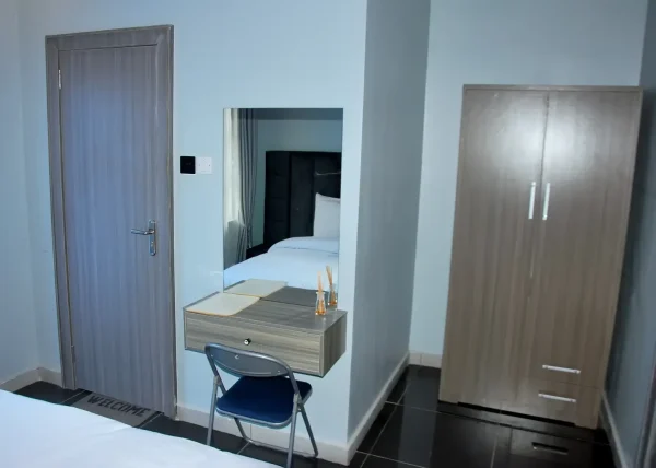 Deluxe Room - Image 2