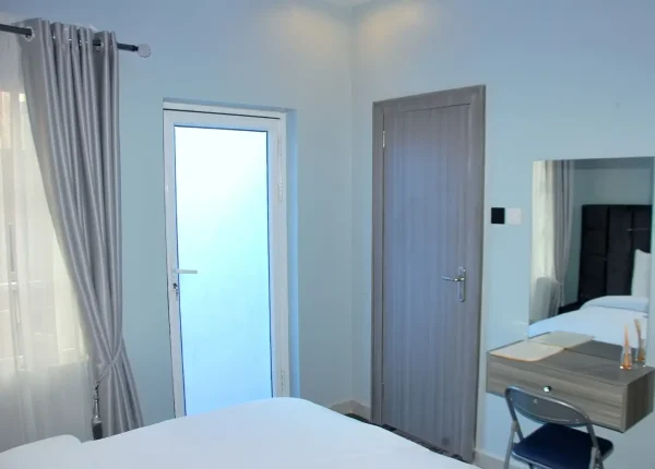 Deluxe Room - Image 3